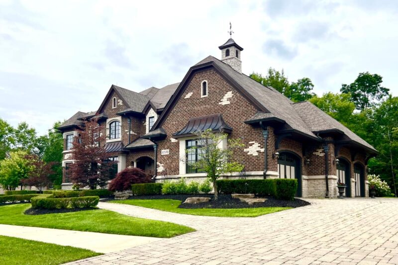 exterior of large Northville, MI home